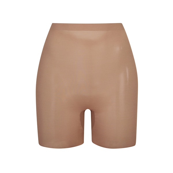 SHEER SCULPT LOW BACK SHORT | SIENNA (LOW BACK SHAPEWEAR, SHAPEWEAR) LAYS FLAT ON A WHITE BACKGROUND | FLT